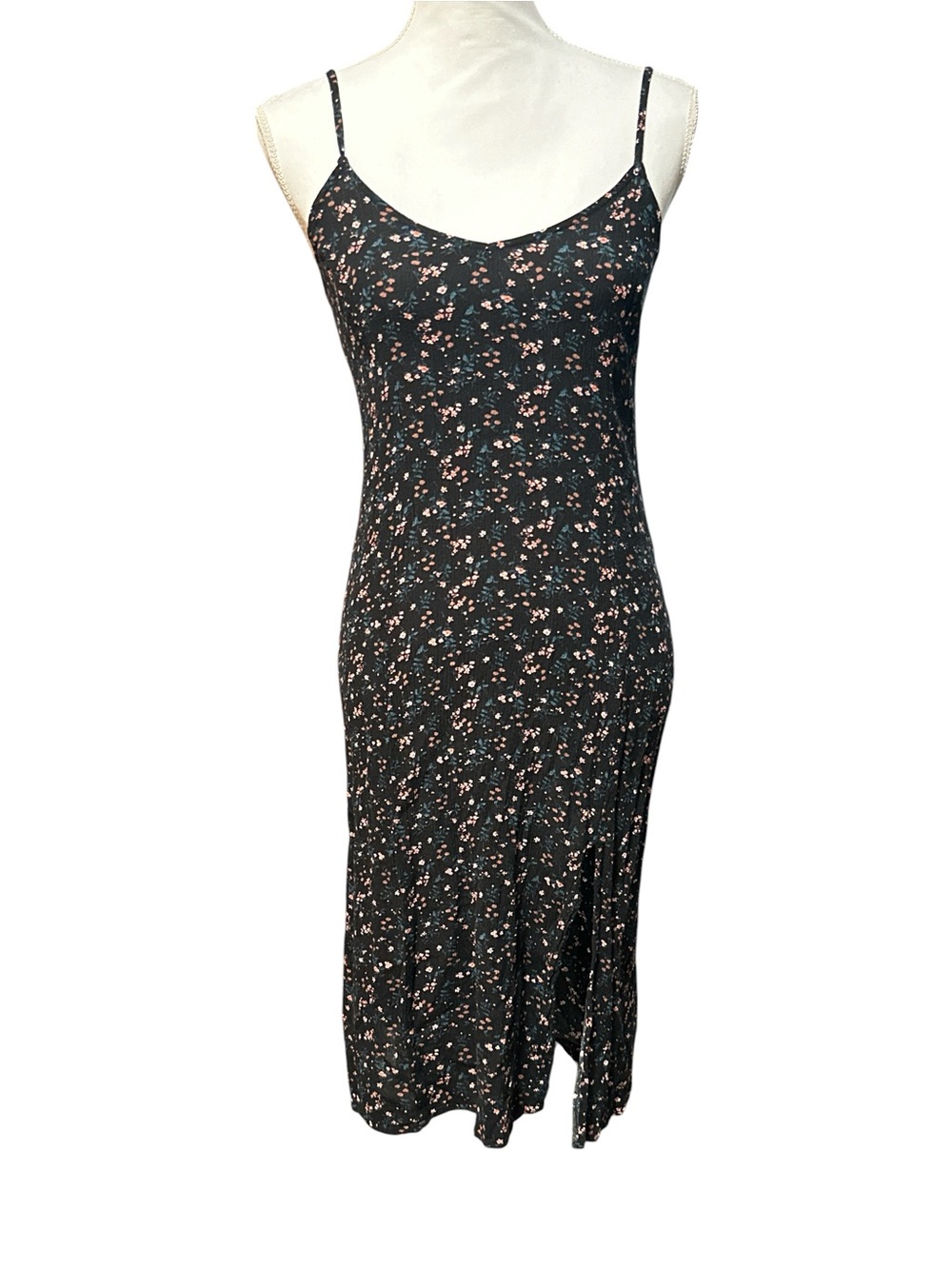 Soul Cake Spaghetti Strap Maxi Bodycon Dress in Black‎ with Pink Floral Print